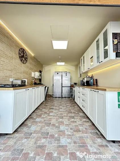 Casă cu 16 camere cu Teren 1022 Mp în Central