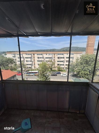 Apartament cu 4 camere în Traian