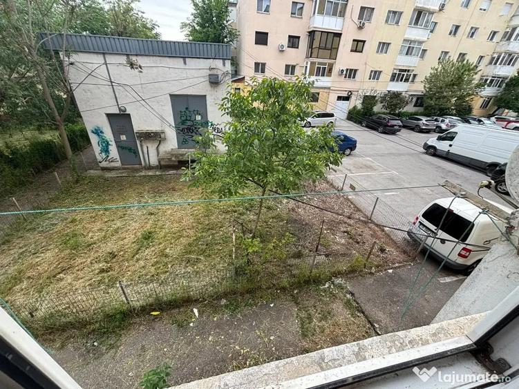 Apartament cu 2 camere decomandat în 1 Mai