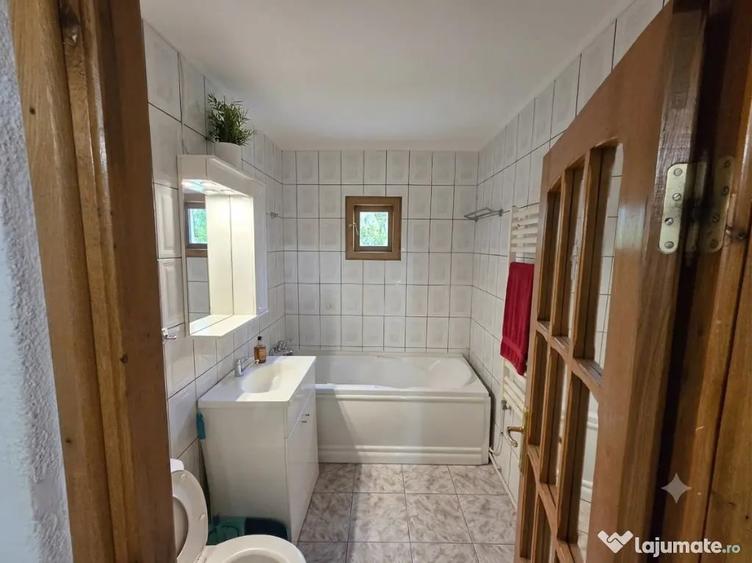 Apartament cu 3 camere decomandat în Sud