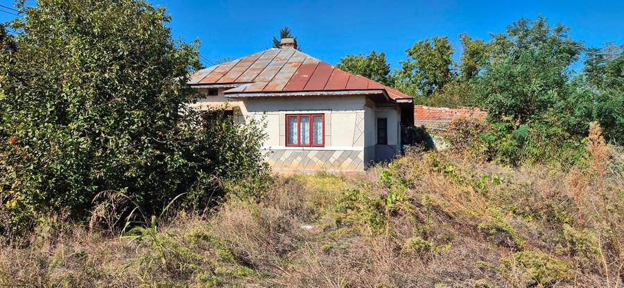 Casă individuală cu 3 camere cu Teren 1000 Mp în Curătești