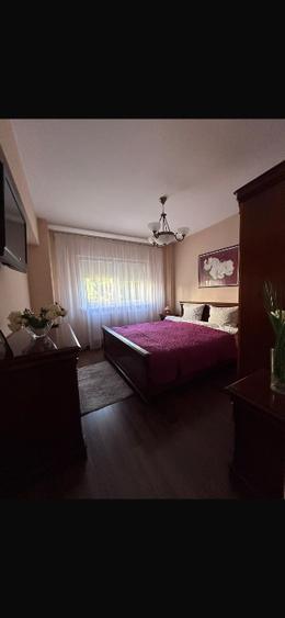 Apartament cu 3 camere decomandat în Răcădău