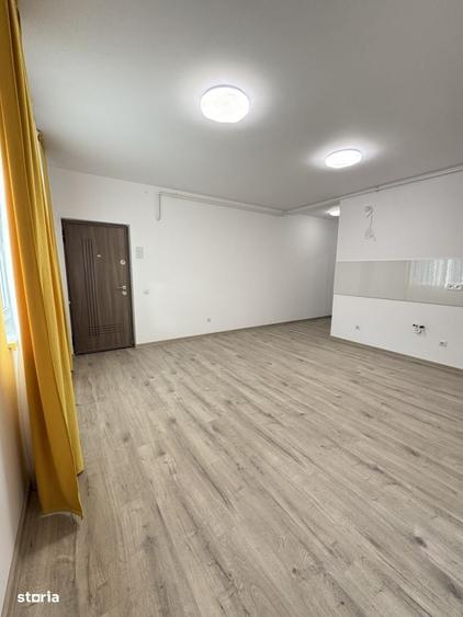 Apartament cu 2 camere semidecomandat în Tăuți