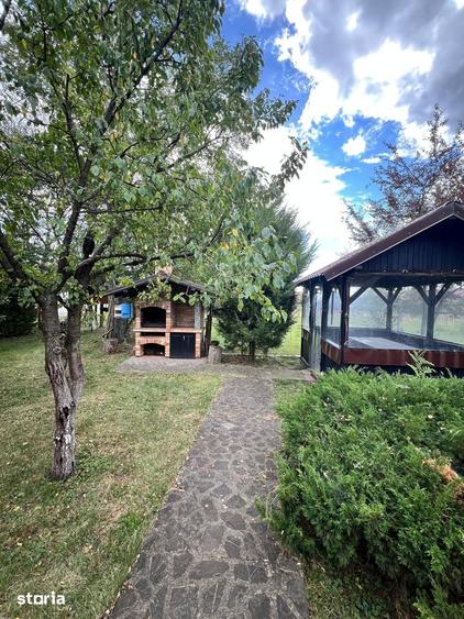 Casă cu 6 camere cu Teren 1593 Mp în Brebu