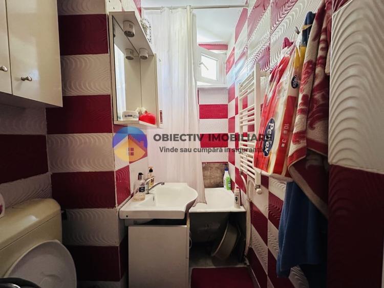 Apartament cu 3 camere semidecomandat în Dărmănești