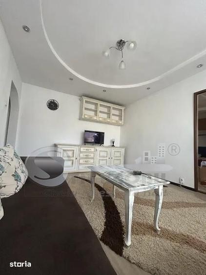 Apartament cu 3 camere, mobilat în Dacia