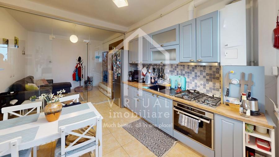 Apartament cu 3 camere semidecomandat, mobilat în Exterior Vest