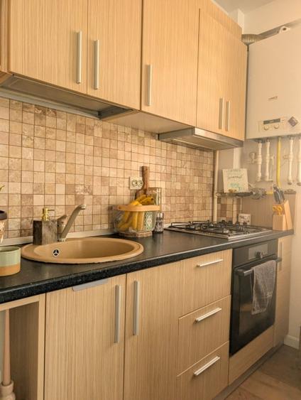 Apartament cu 3 camere decomandat în Vârteju
