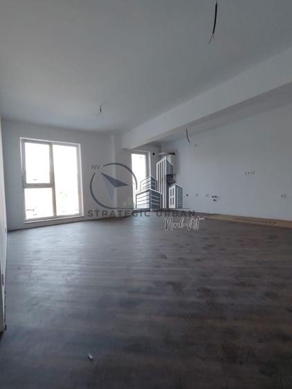 Apartament cu 3 camere semidecomandat în Florești