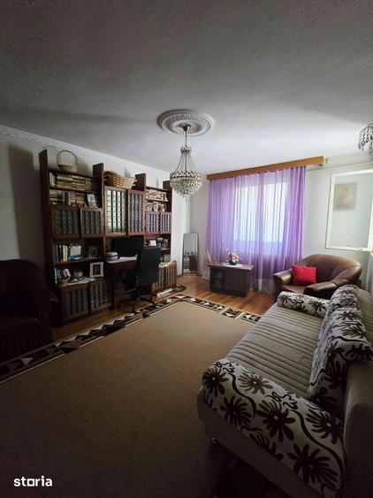 Casă cu 4 camere cu Teren 1000 Mp în Smârdan
