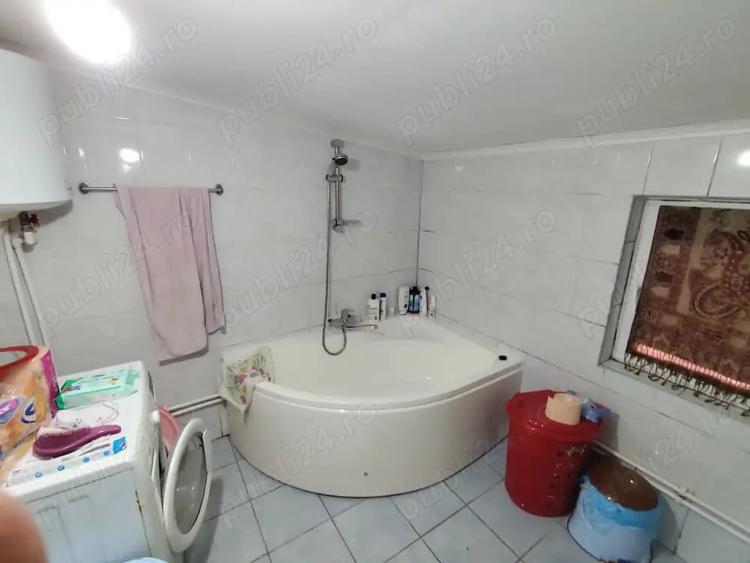 Casă cu 3 camere în Băleni