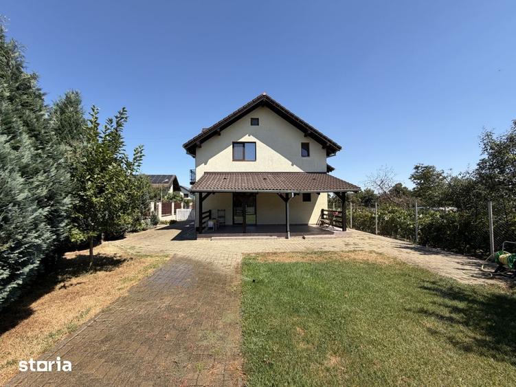 Casă cu 5 camere cu Teren 705 Mp în Giroc