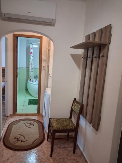 Apartament cu 2 camere decomandat, mobilat în Sebastian