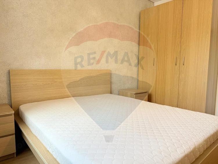 Apartament cu 2 camere semidecomandat în 13 Septembrie