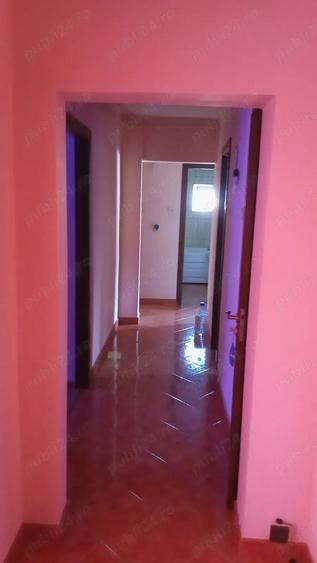 Apartament cu 4 camere decomandat în Central