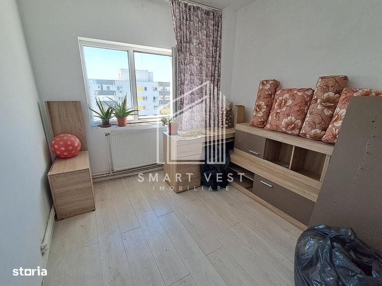 Apartament cu 4 camere decomandat în Micro 16