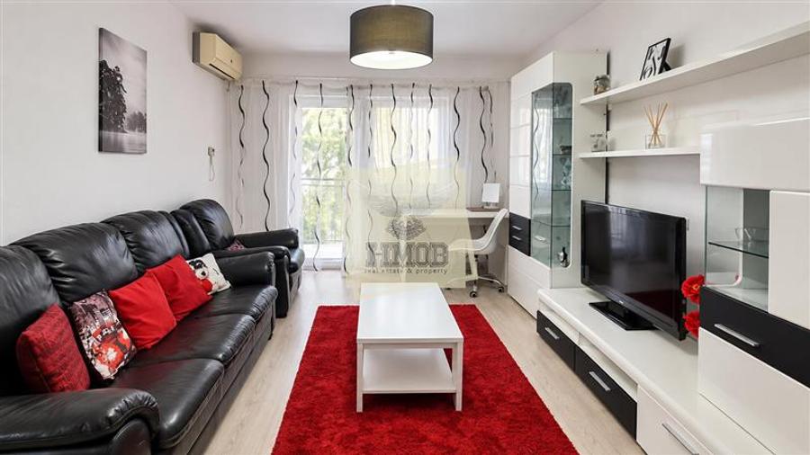 Apartament cu 3 camere decomandat, mobilat în Central