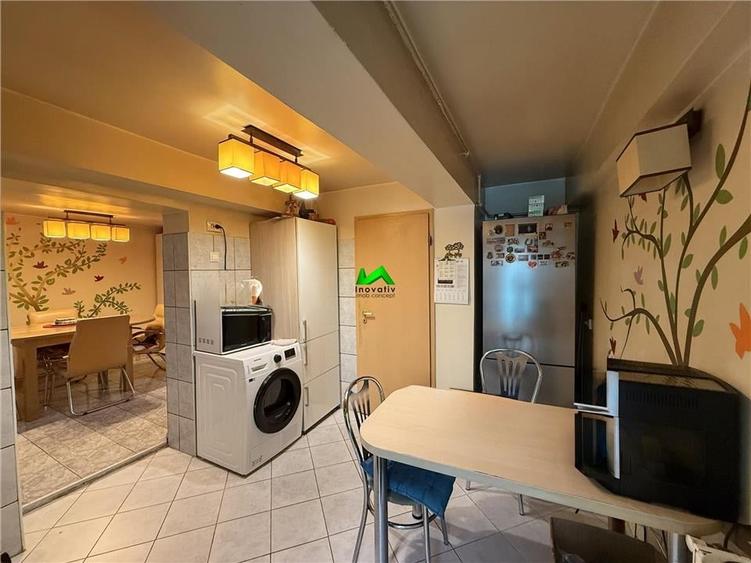 Casă individuală cu 5 camere cu Teren 304 Mp în Central