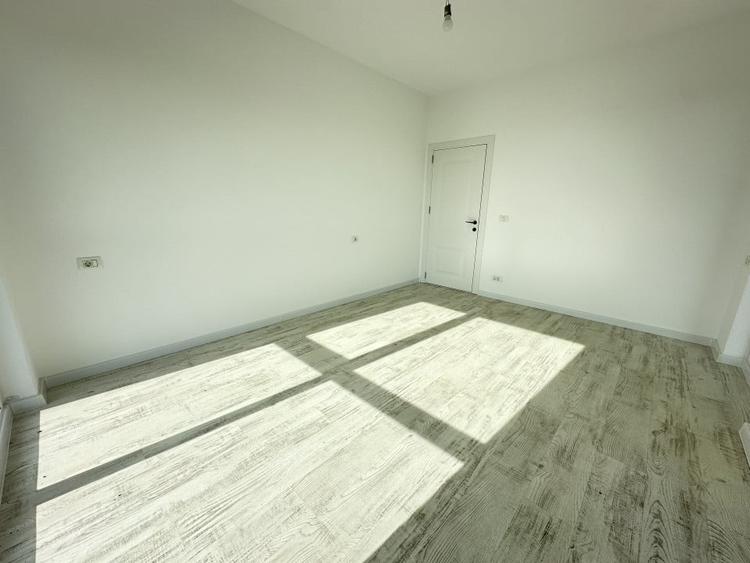 Apartament cu 3 camere decomandat în Dumbrăvița