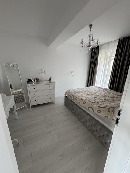 Casă cu 4 camere cu Teren 90 Mp în Berceni