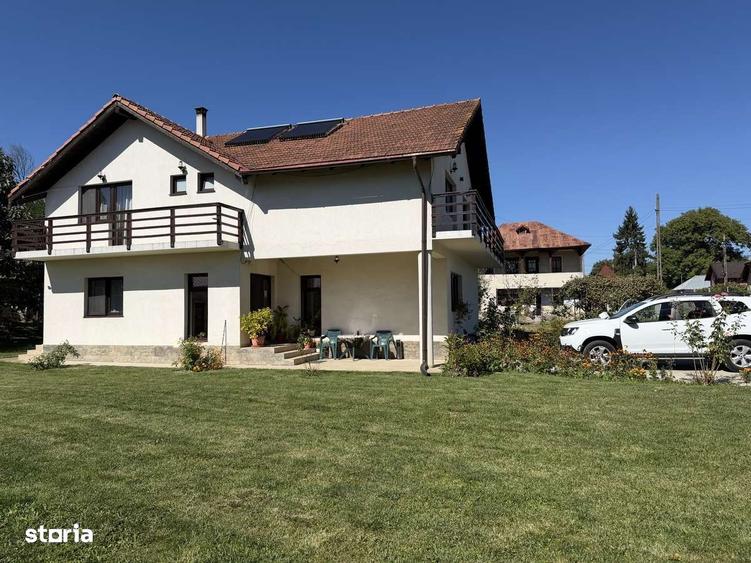 Casă cu 4 camere în Băjești
