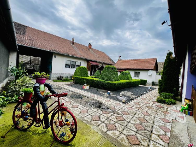 Duplex cu 5 camere cu Canalizare în Dumbrăvița