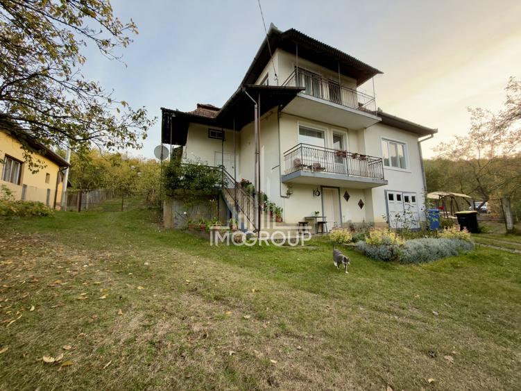 Casă individuală cu 5 camere cu Garaj în Băișoara