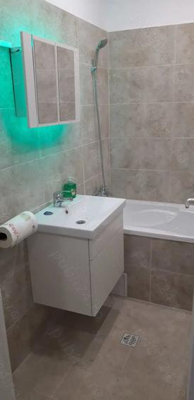 Garsonieră decomandată în Păcii