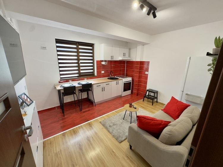 Apartament cu 2 camere decomandat în Central