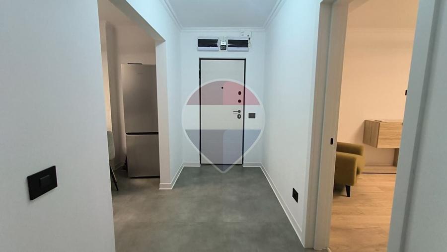 Apartament cu 3 camere decomandat, mobilat în Mazepa 1