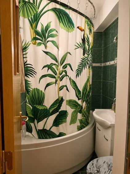 Apartament cu 3 camere semidecomandat în Obor