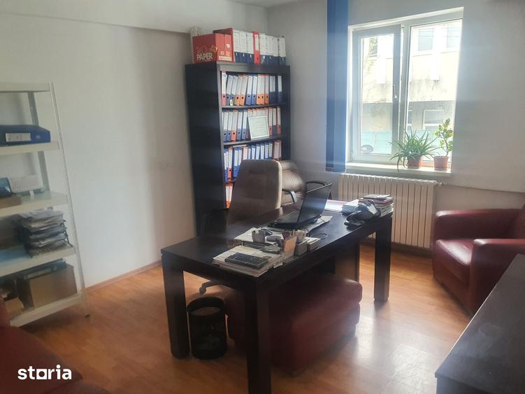 Apartament cu 4 camere în Central