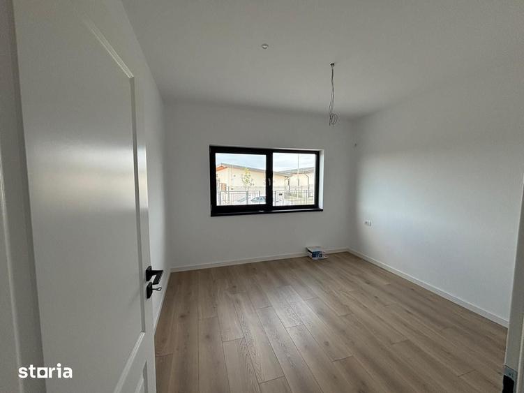 Casă cu 3 camere cu Teren 607 Mp în Berceni