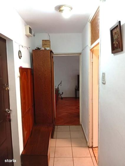 Apartament cu 4 camere decomandat în Micălaca