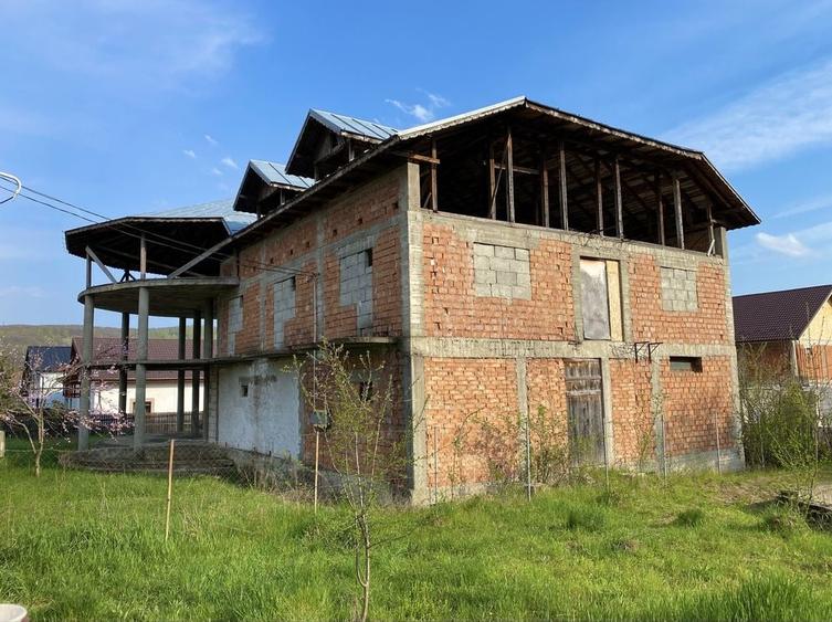 Casă cu 4 camere în Central