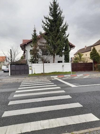 Casă cu 3 camere cu Teren 50 Mp în Sub Arini