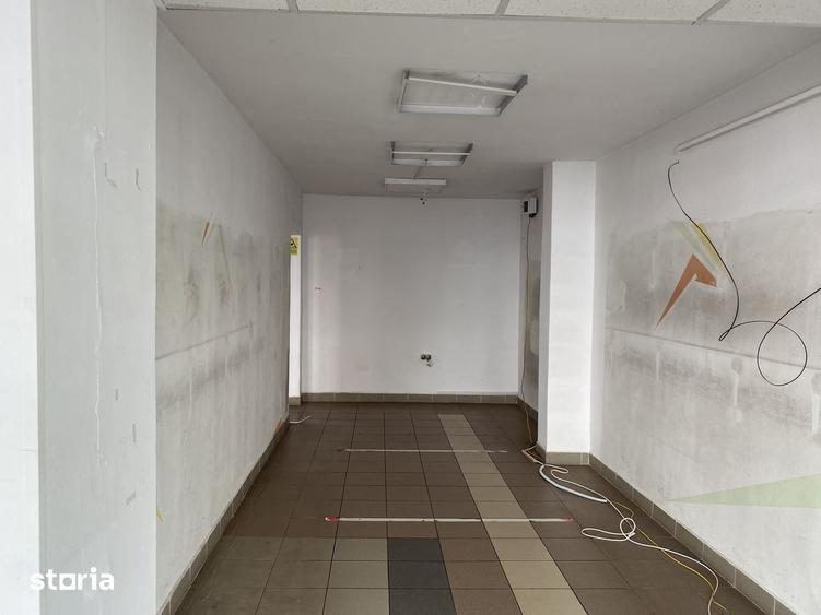 Spațiu comercial, de 80 mp, în Micro 19