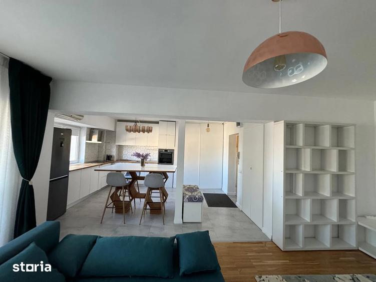 Apartament cu 2 camere semidecomandat, mobilat în P-ța Alba Iulia