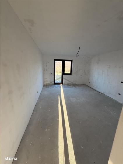 Casă cu 4 camere cu Teren 8400 Mp în Pătrăuți