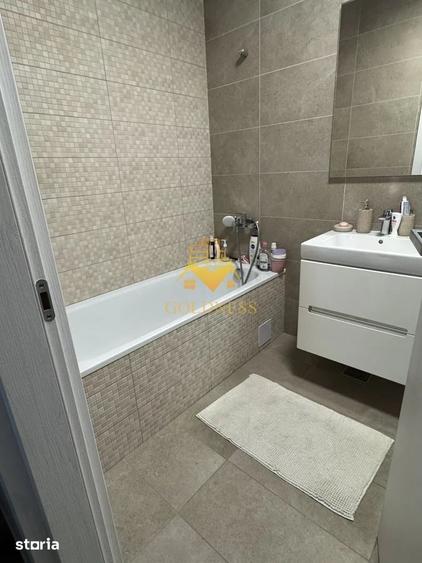 Apartament cu 3 camere semidecomandat în Central