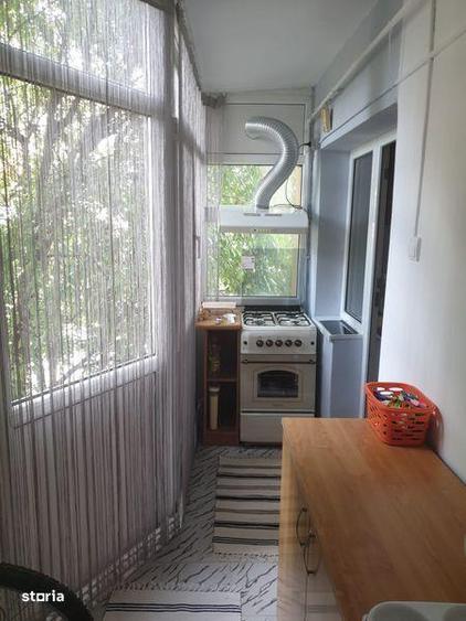 Apartament cu 3 camere decomandat în Conțești