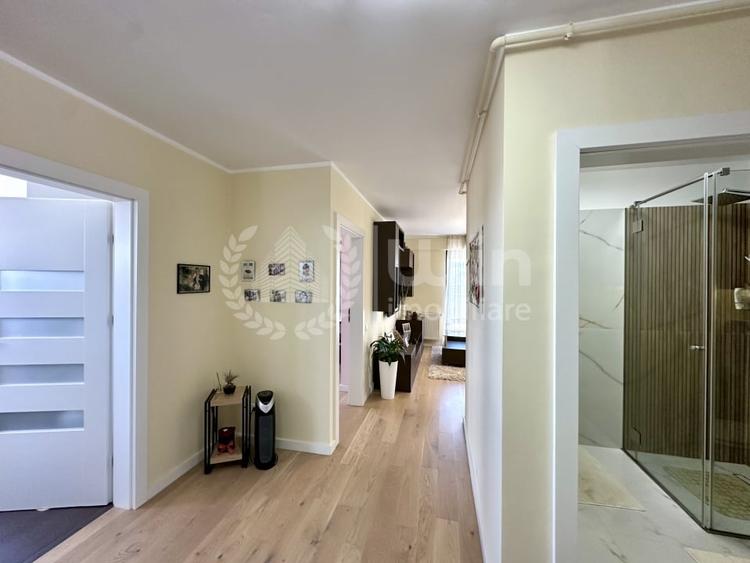 Apartament cu 4 camere semidecomandat, mobilat în Zorilor