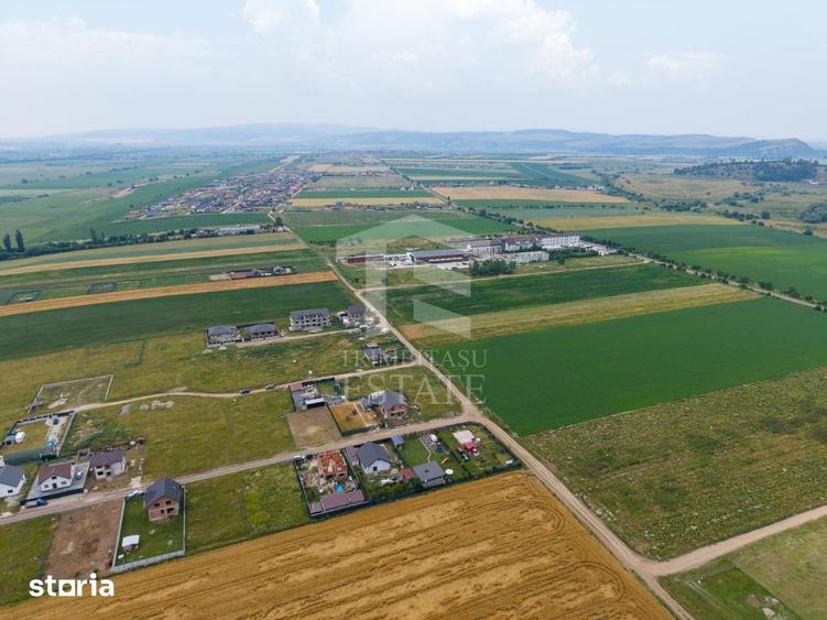 Sanpetru |Teren intravilan 733mp | 3 fronturi stradale - 2