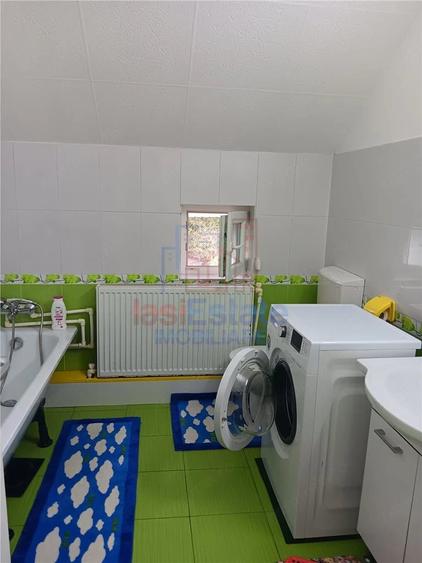 Casă cu Teren 1200 Mp în Filiași