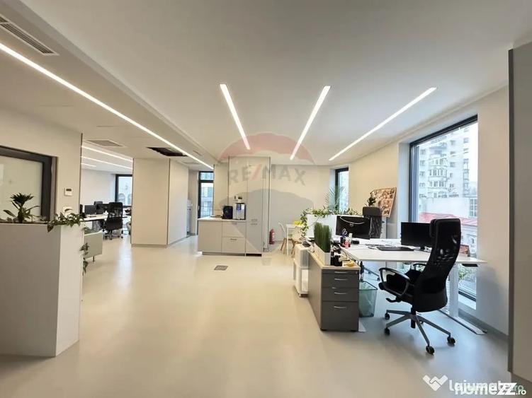 Spațiu comercial, de 1,307 mp, în Decebal