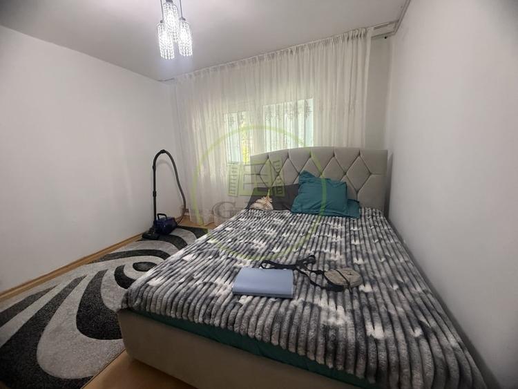 Apartament cu 2 camere semidecomandat, mobilat în Craiovița Nouă