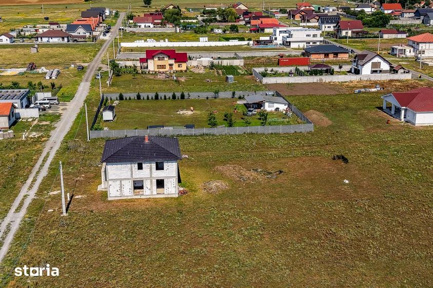 Casă cu 5 camere cu Teren 1000 Mp în Central