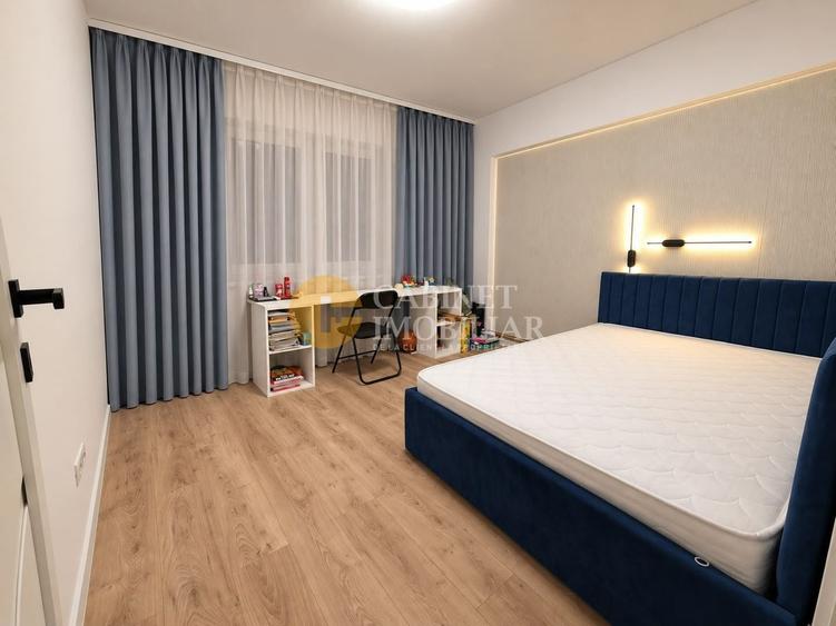 Apartament cu 4 camere decomandat, mobilat în Alexandru cel Bun