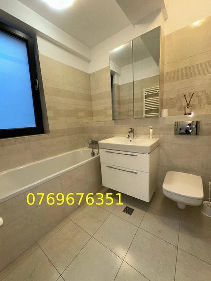 Apartament cu 3 camere semidecomandat în Basarab