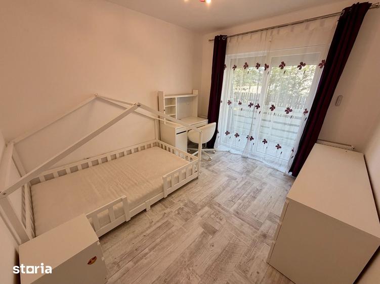 Apartament cu 3 camere semidecomandat, mobilat în Primăverii